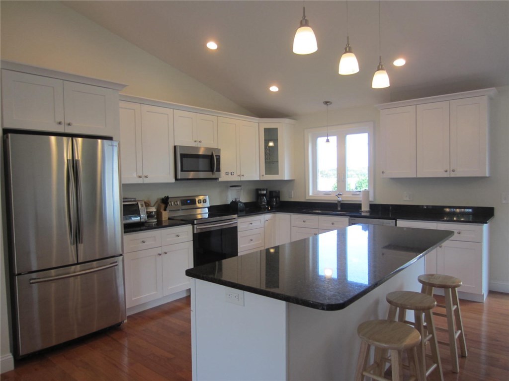 25 Top Street Westerly, RI 02891 - Photo 9 of 37