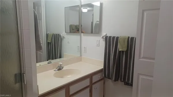 $3,200 | 716 Landover Circle, Unit 102, Naples, FL 34104