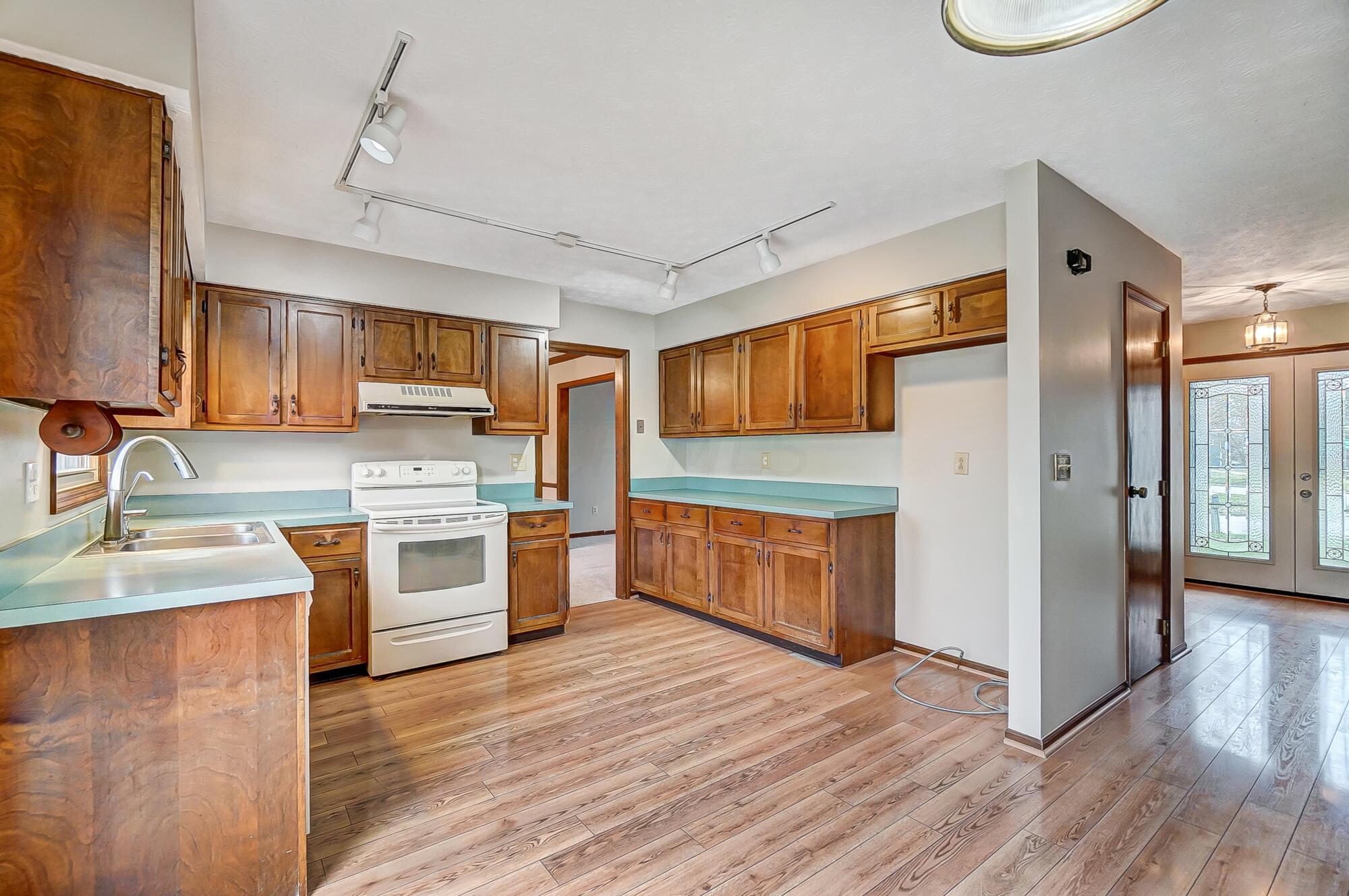 91 Lawrence Road Westerville, OH 43081 - Photo 14 of 50 017