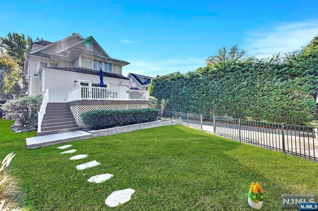 17 Elston Road Montclair, NJ 07043 - Photo 46 of 50