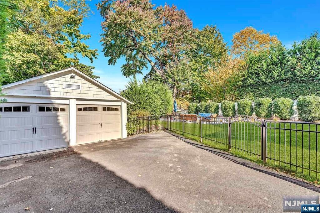 17 Elston Road Montclair, NJ 07043 - Photo 47 of 50