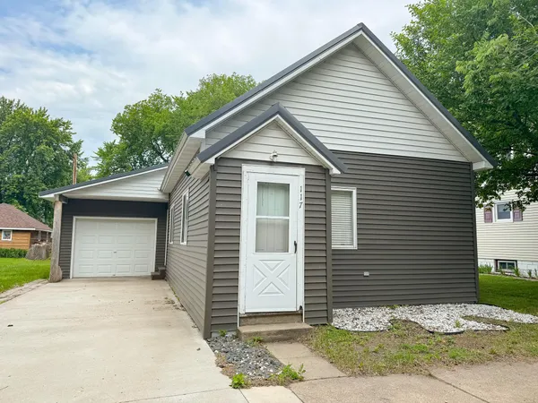 $174,900 | 117 3rd Street Northeast, Barnesville, MN 56514