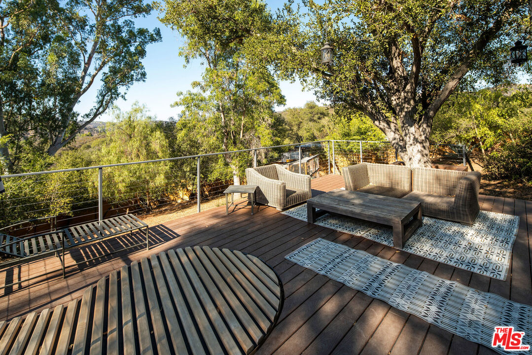 21273 Entrada Road Topanga, CA 90290 - Photo 18 of 24 Gallery Image 18