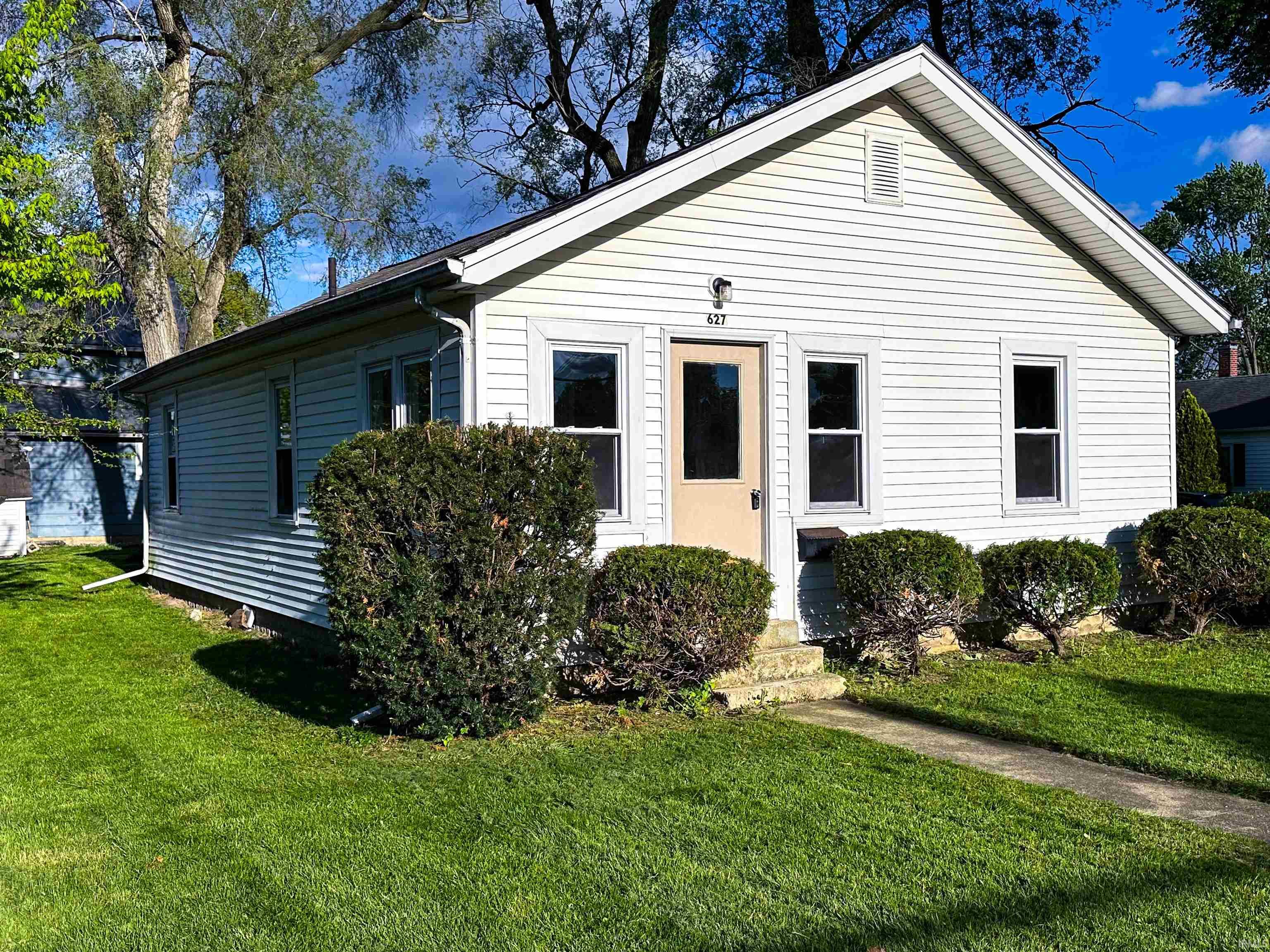 627 South Morgan Street Bluffton, IN 46714 - Photo 1 of 17