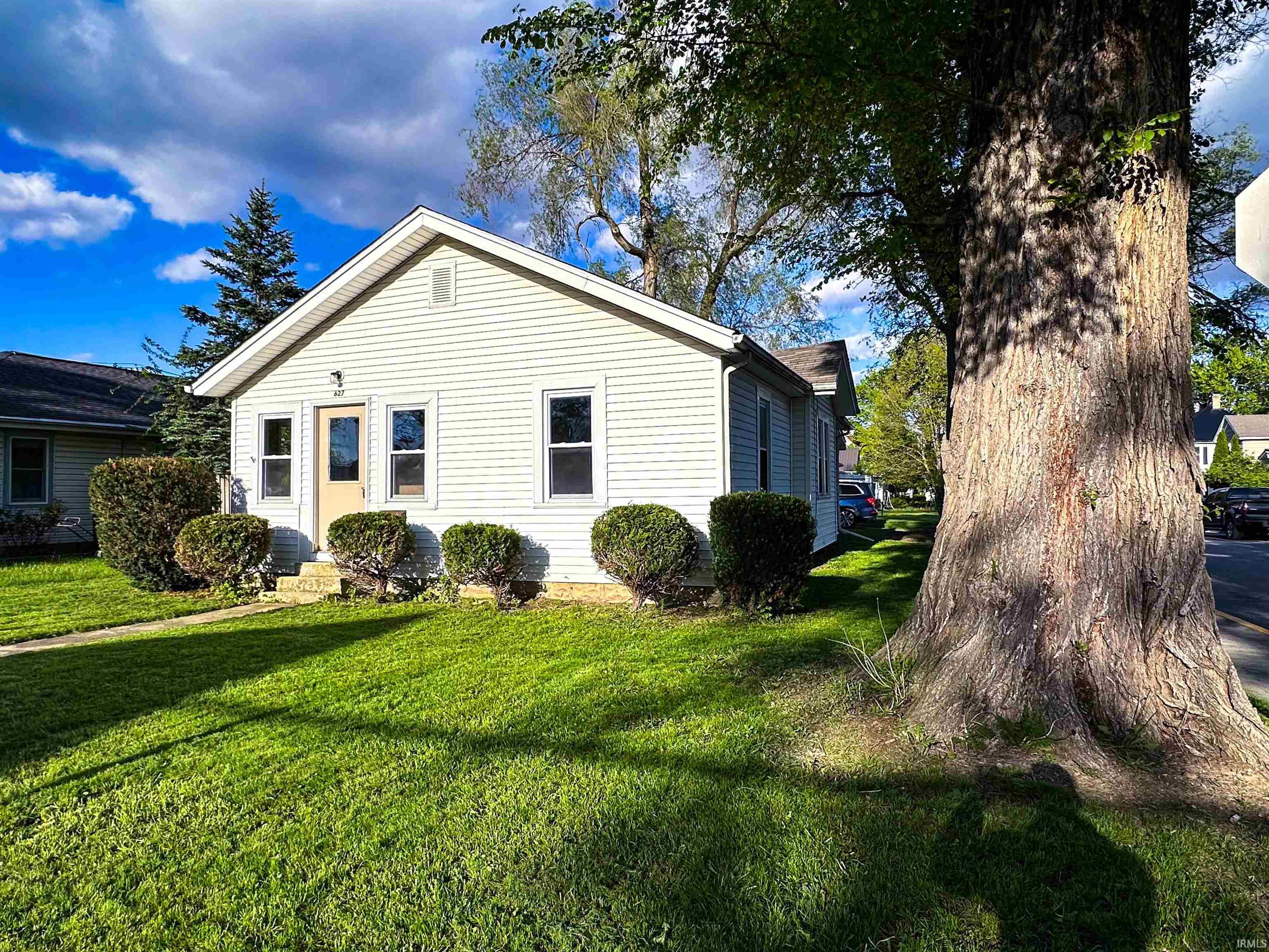 627 South Morgan Street Bluffton, IN 46714 - Photo 4 of 17