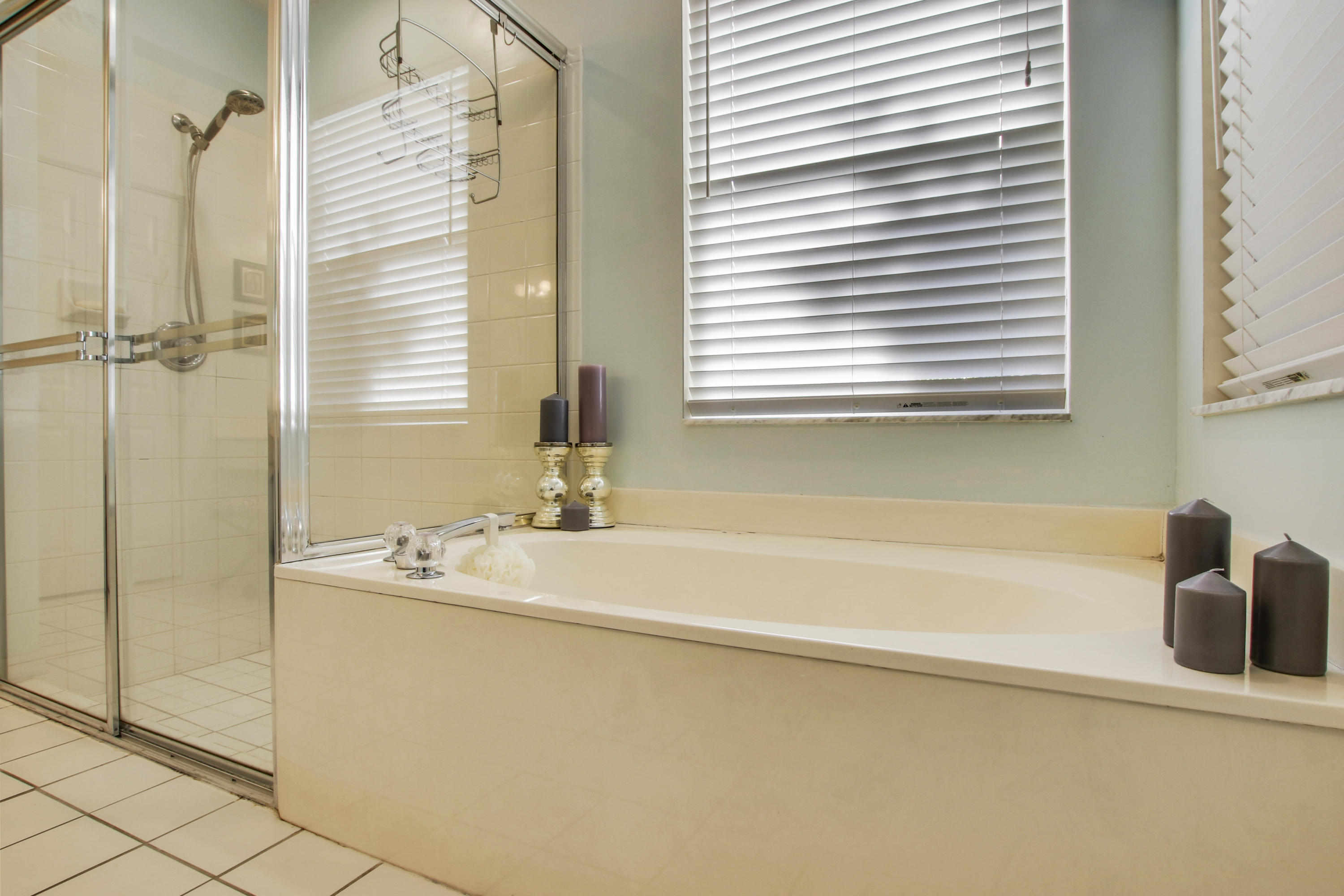 8047 Via Hacienda Riviera Beach, FL 33418 - Photo 17 of 23 House1-101