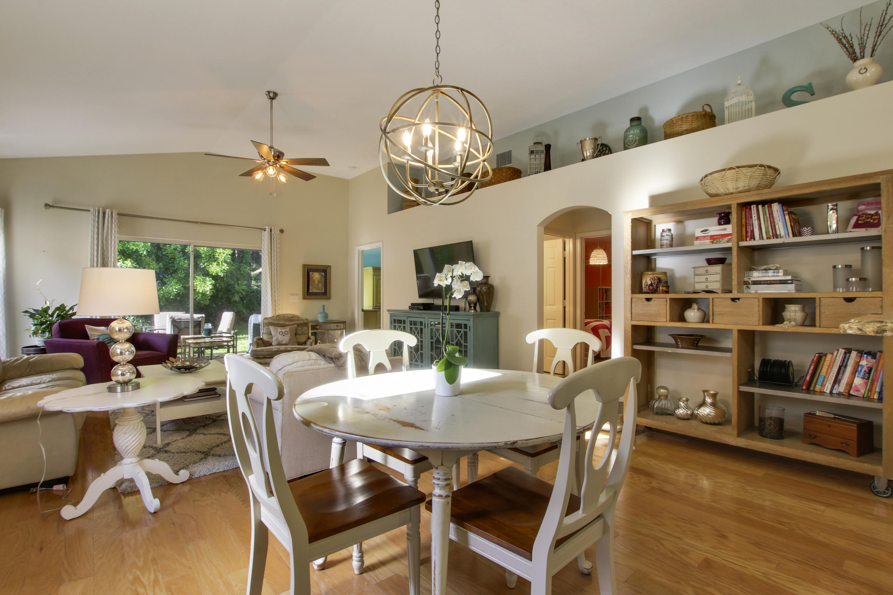 8047 Via Hacienda Riviera Beach, FL 33418 - Photo 8 of 23 House1-109