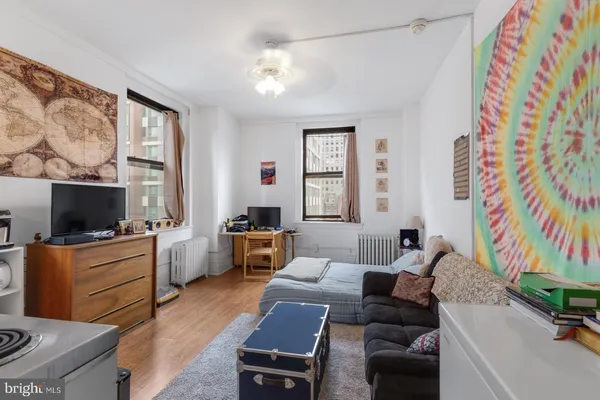 $995 | 1324 Locust Street, Unit 712, Philadelphia, PA 19107