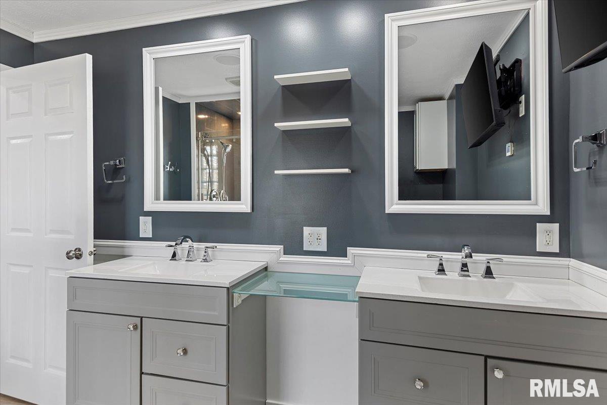 617 East Chestnut Street Chatham, IL 62629 - Photo 21 of 41