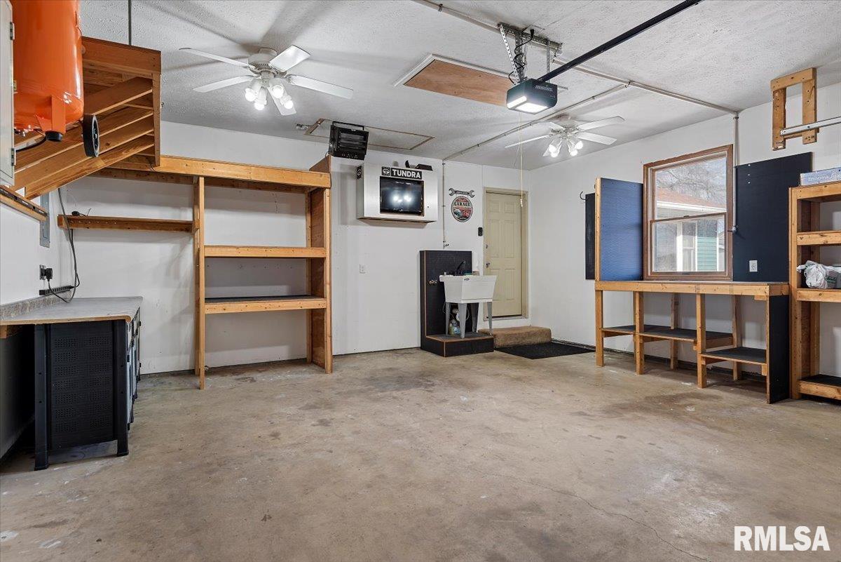 617 East Chestnut Street Chatham, IL 62629 - Photo 34 of 41