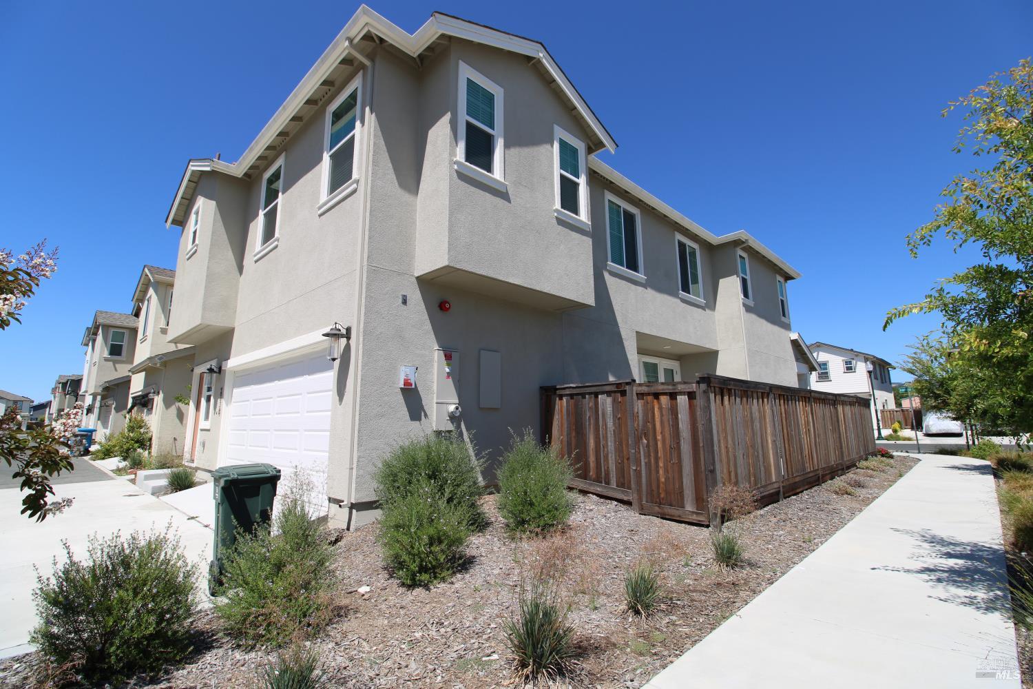 2716 Amora Circle Santa Rosa, CA 95407 - Photo 4 of 46