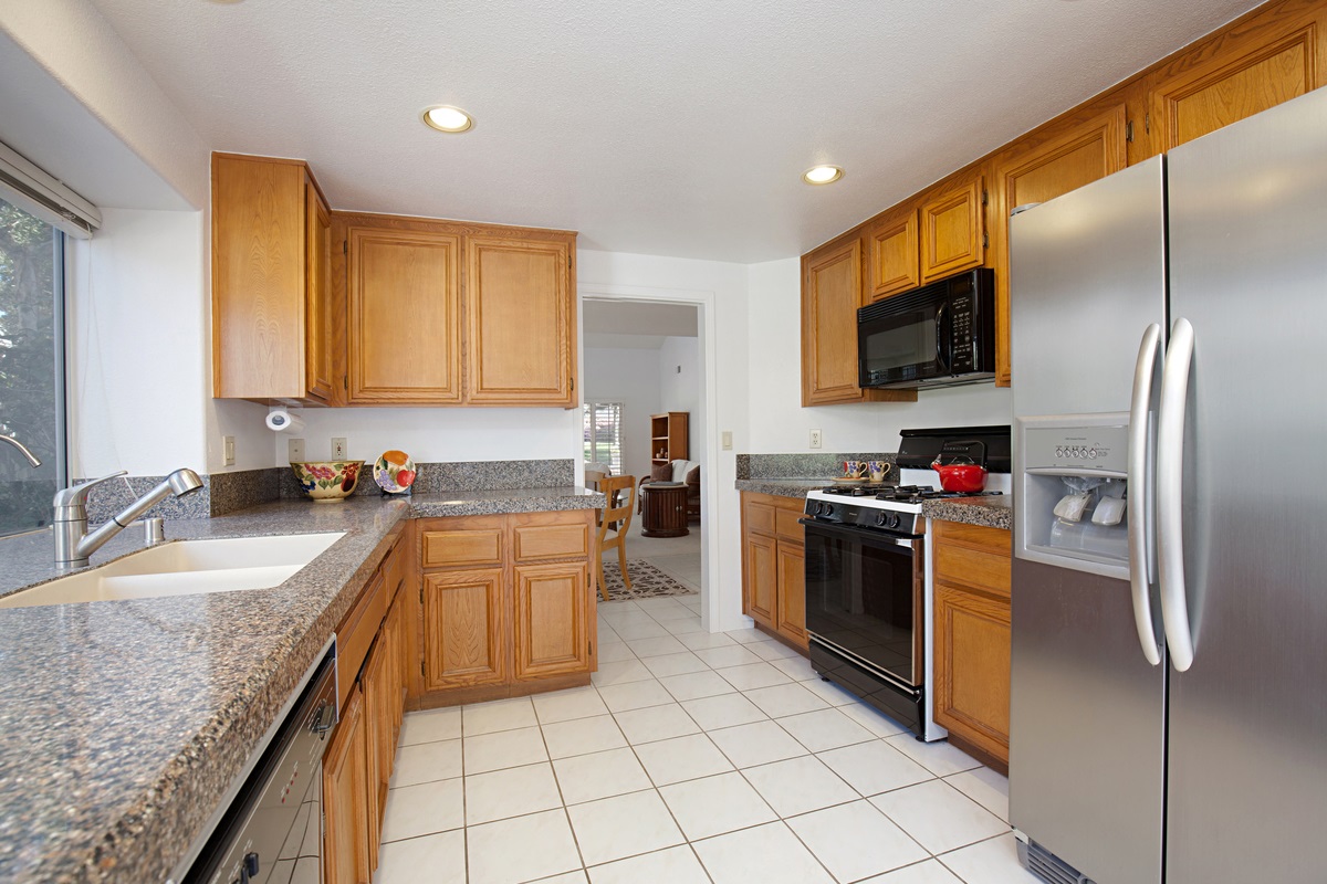 4178 Rhodes Way Oceanside, CA 92056 - Photo 11 of 25