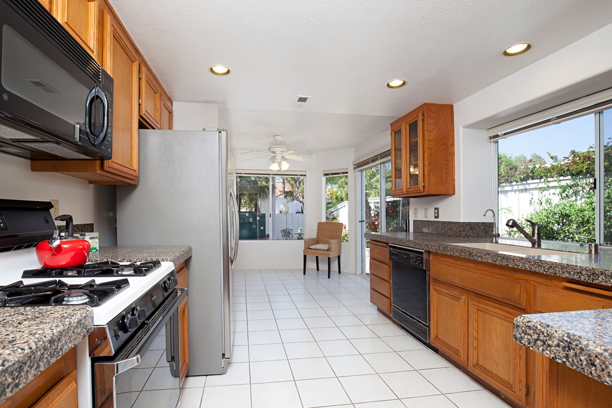 4178 Rhodes Way Oceanside, CA 92056 - Photo 12 of 25