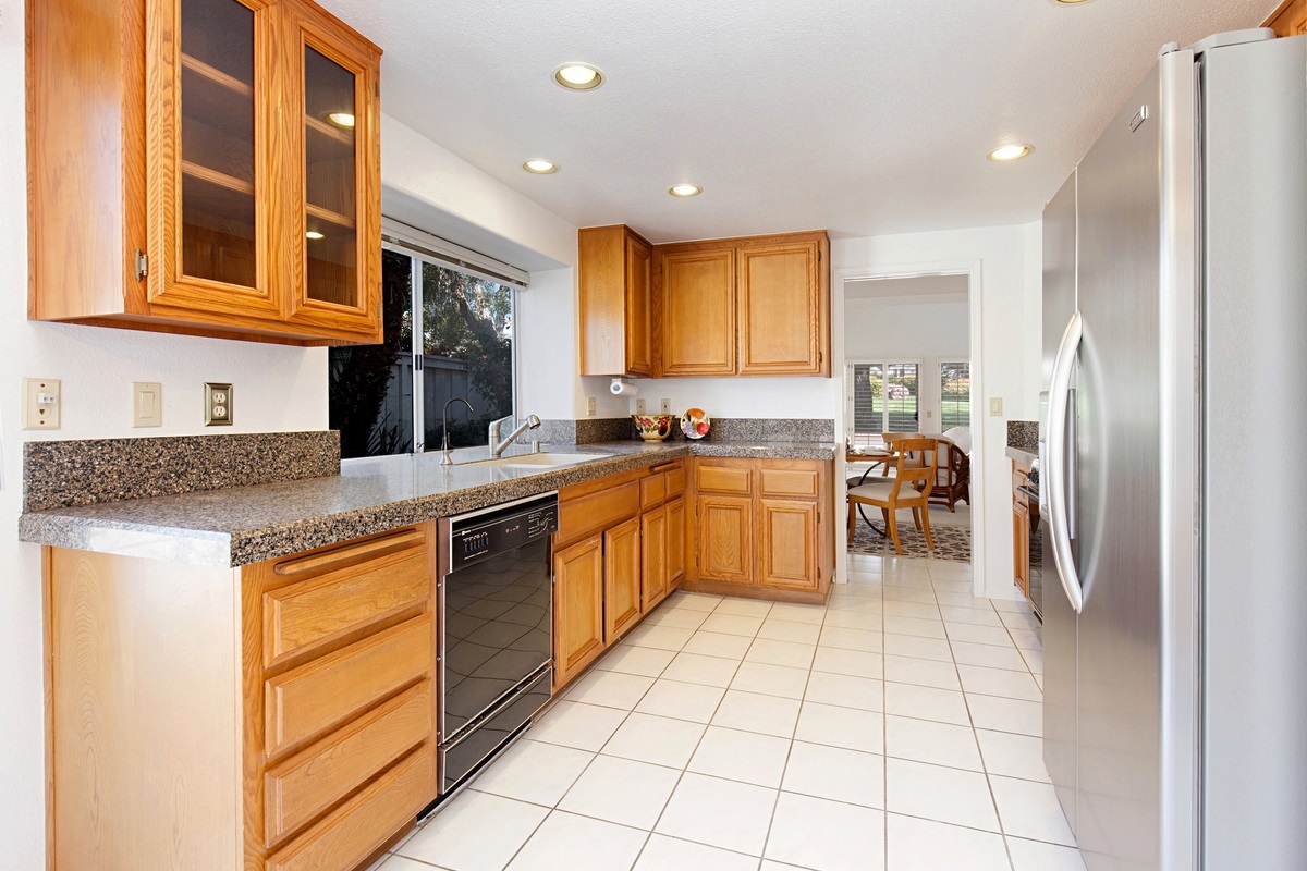 4178 Rhodes Way Oceanside, CA 92056 - Photo 10 of 25