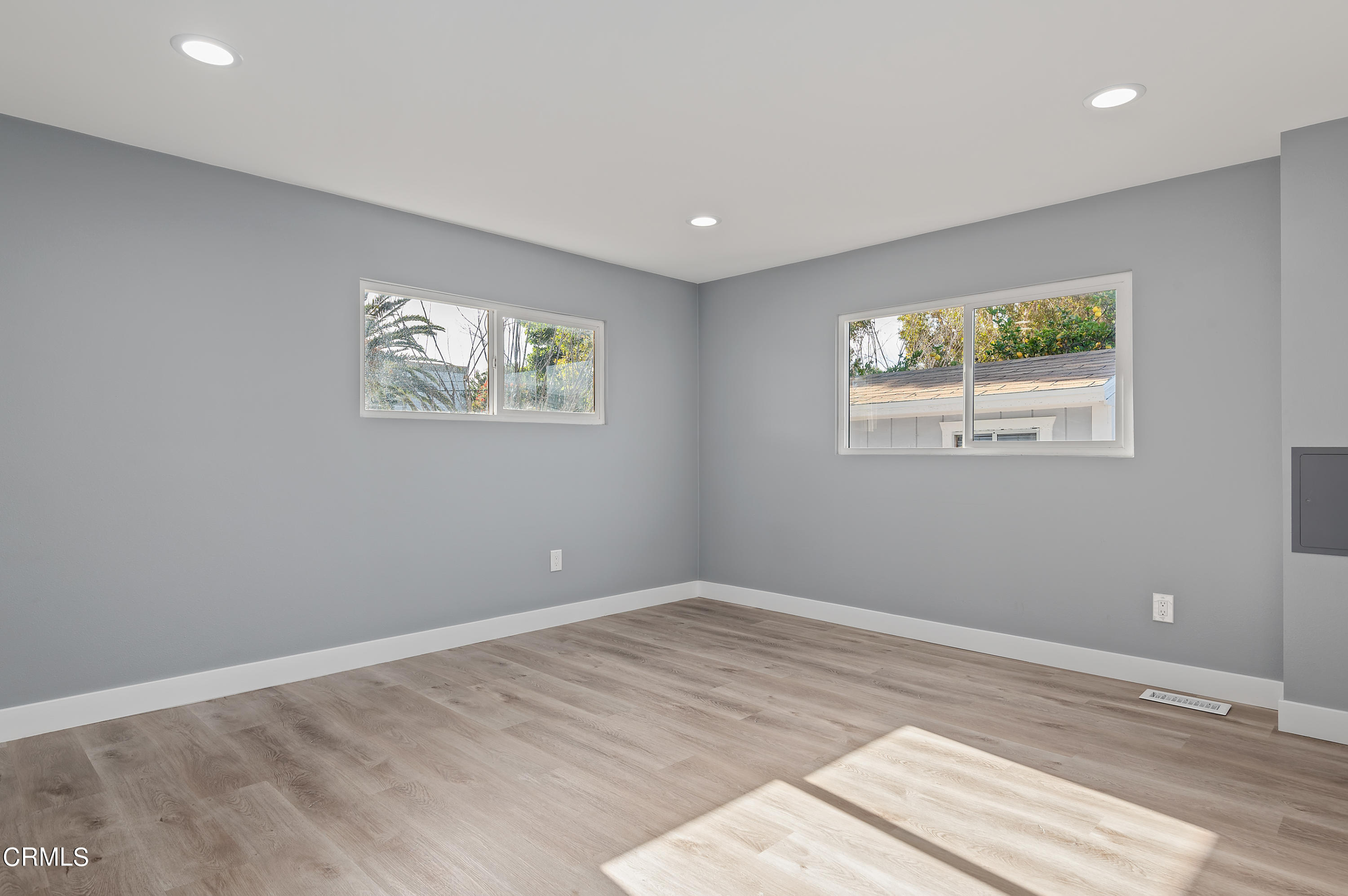 1853 Ives Avenue, Unit 63 Oxnard, CA 93033 - Photo 11 of 25 11 - Primary Bedroom