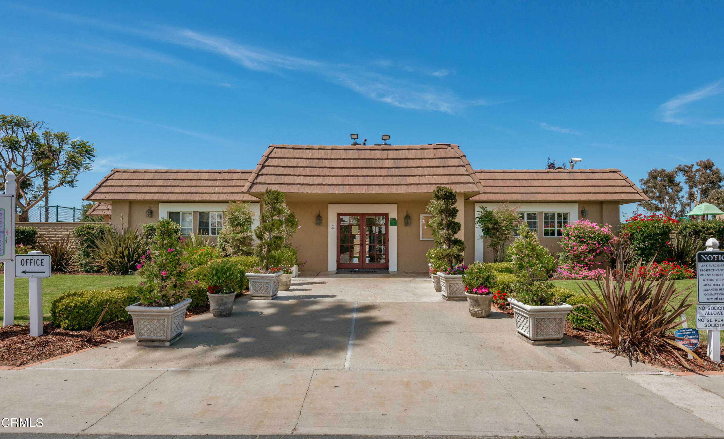 1853 Ives Avenue, Unit 63 Oxnard, CA 93033 - Photo 20 of 25 22 - Community Clubhouse