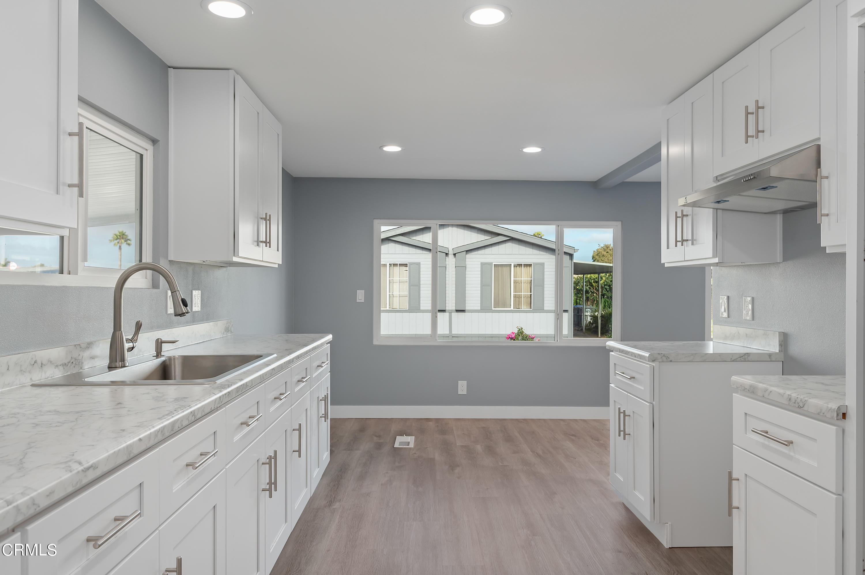 1853 Ives Avenue, Unit 63 Oxnard, CA 93033 - Photo 4 of 25 08 - Kitchen