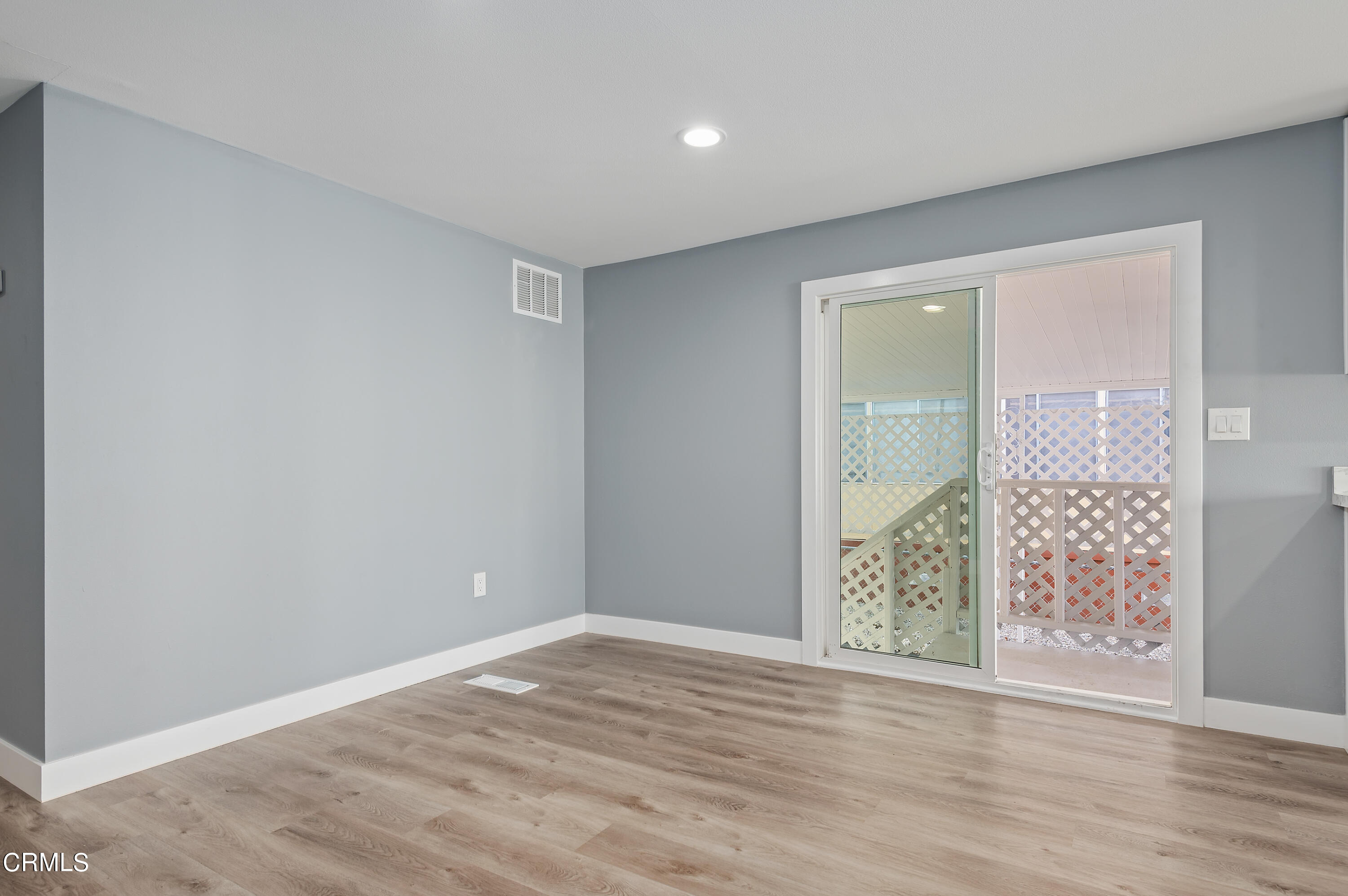 1853 Ives Avenue, Unit 63 Oxnard, CA 93033 - Photo 6 of 25 10 - Dining