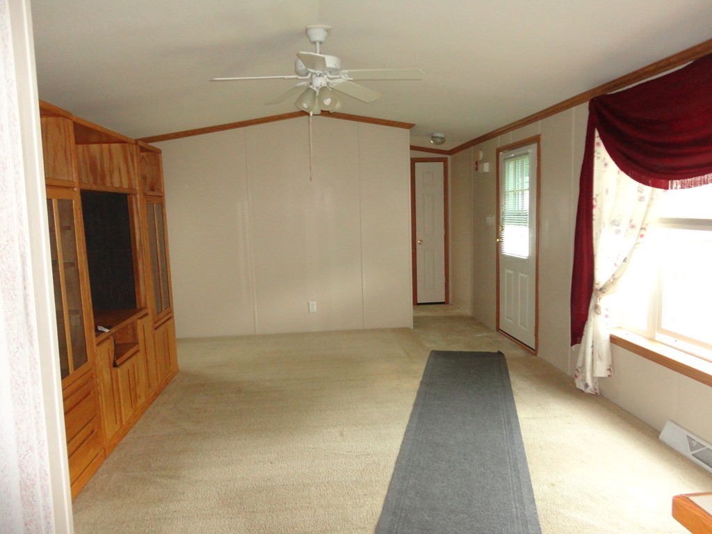 21 Willow Road Newton, NH 03858 - Photo 5 of 16 Gallery Image 5