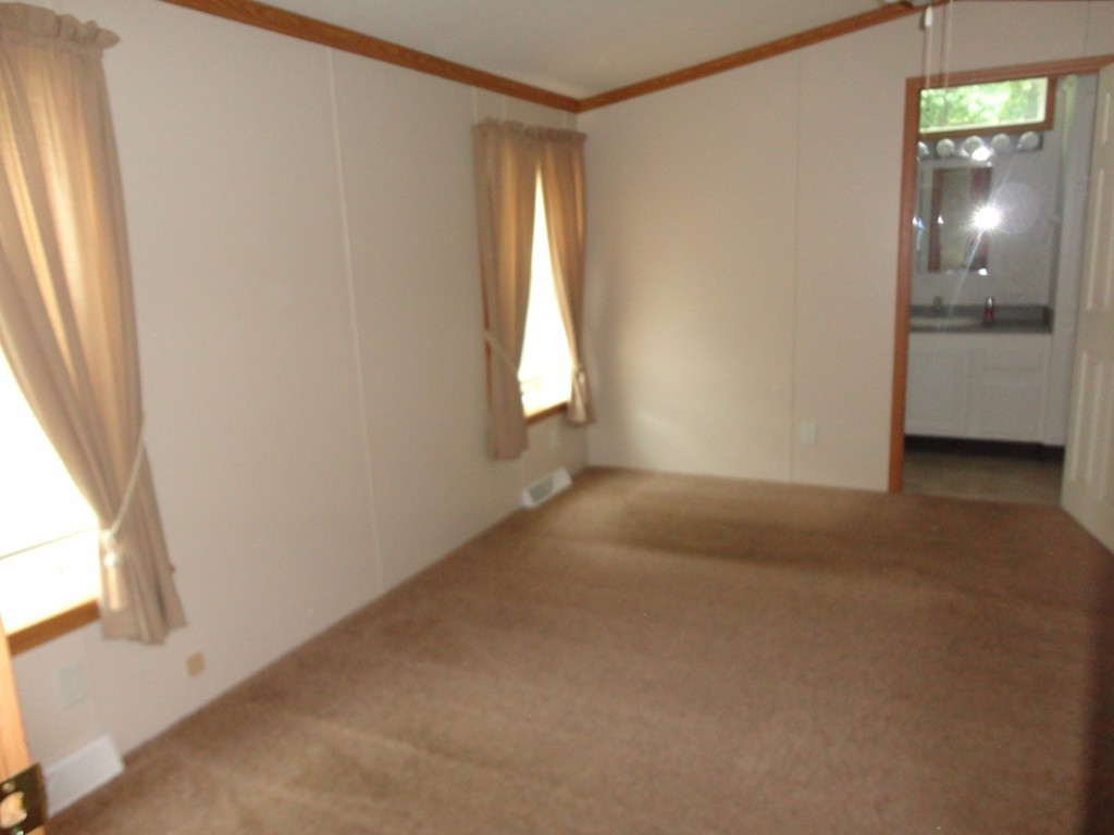 21 Willow Road Newton, NH 03858 - Photo 9 of 16 Gallery Image 9