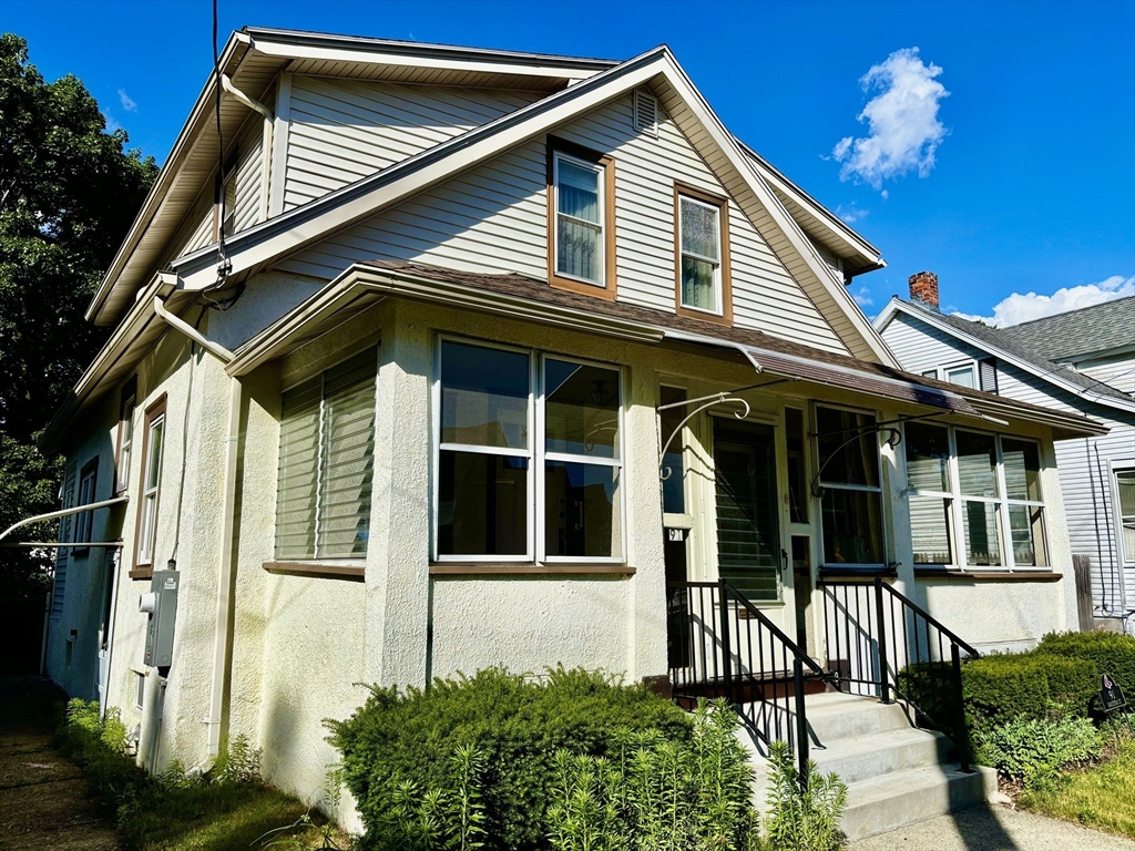 91 Daviston Street Springfield, MA 01108 - Photo 2 of 38