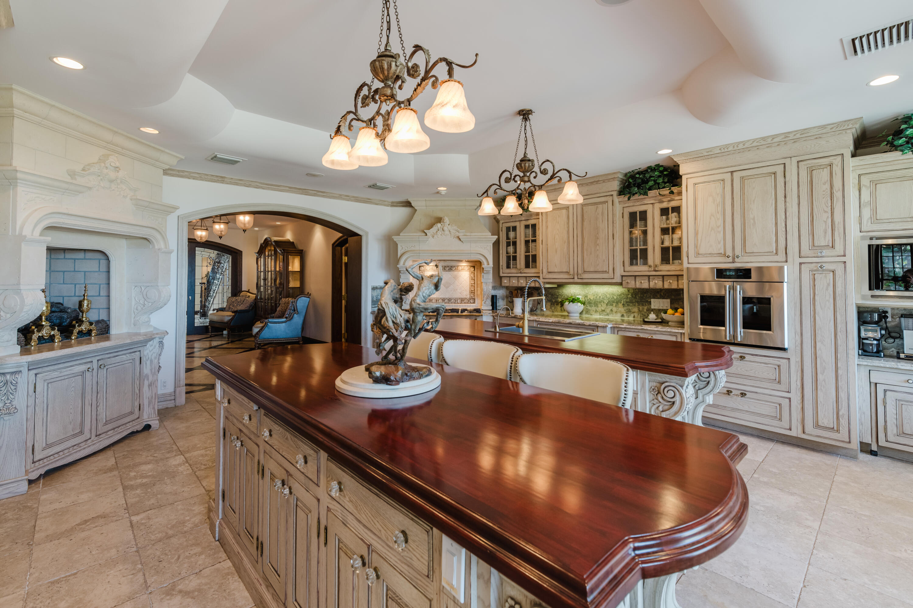 19 North Beach Road Jupiter Island, FL 33455 - Photo 16 of 80 Kitchen