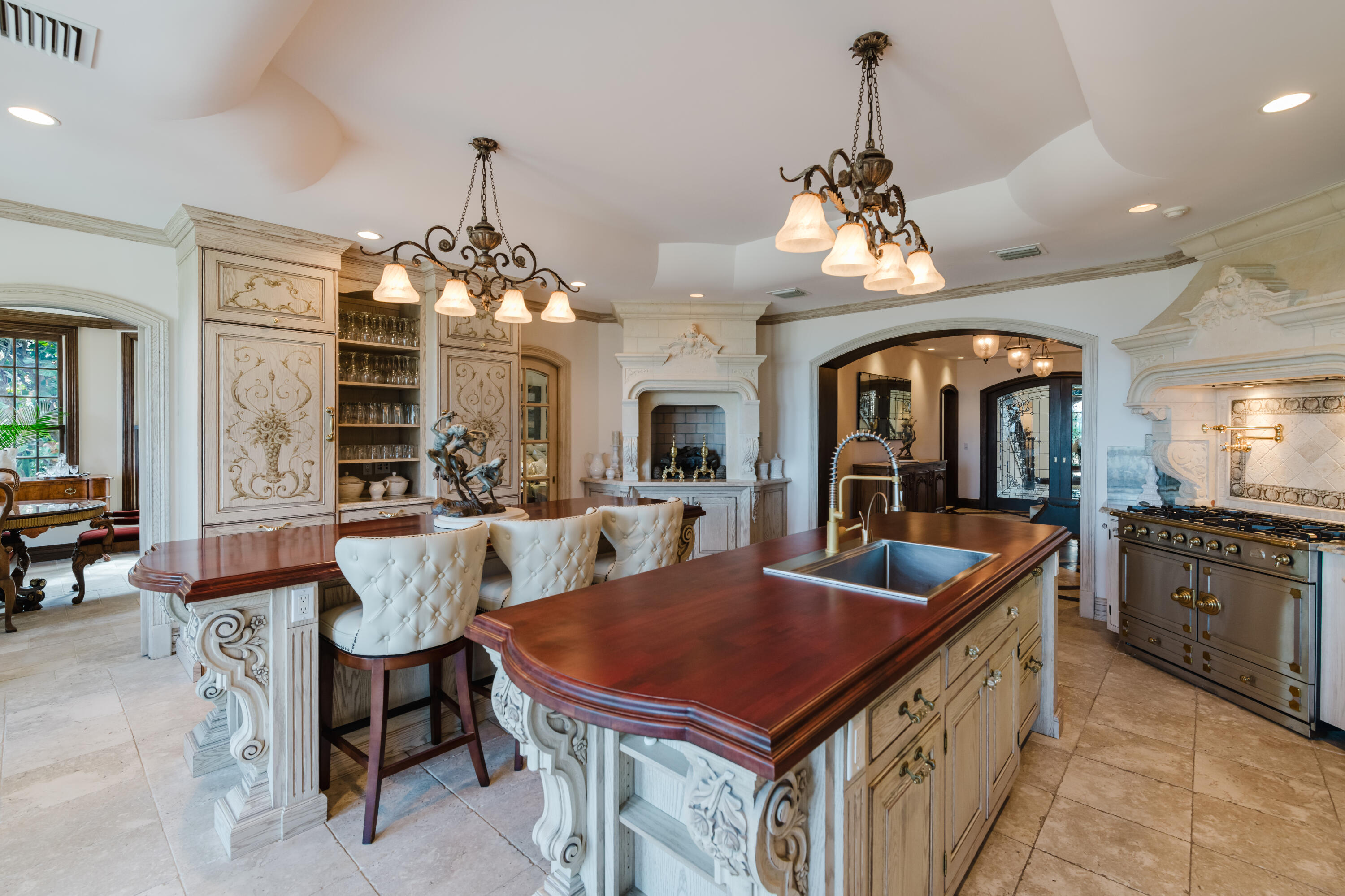 19 North Beach Road Jupiter Island, FL 33455 - Photo 17 of 80 Kitchen