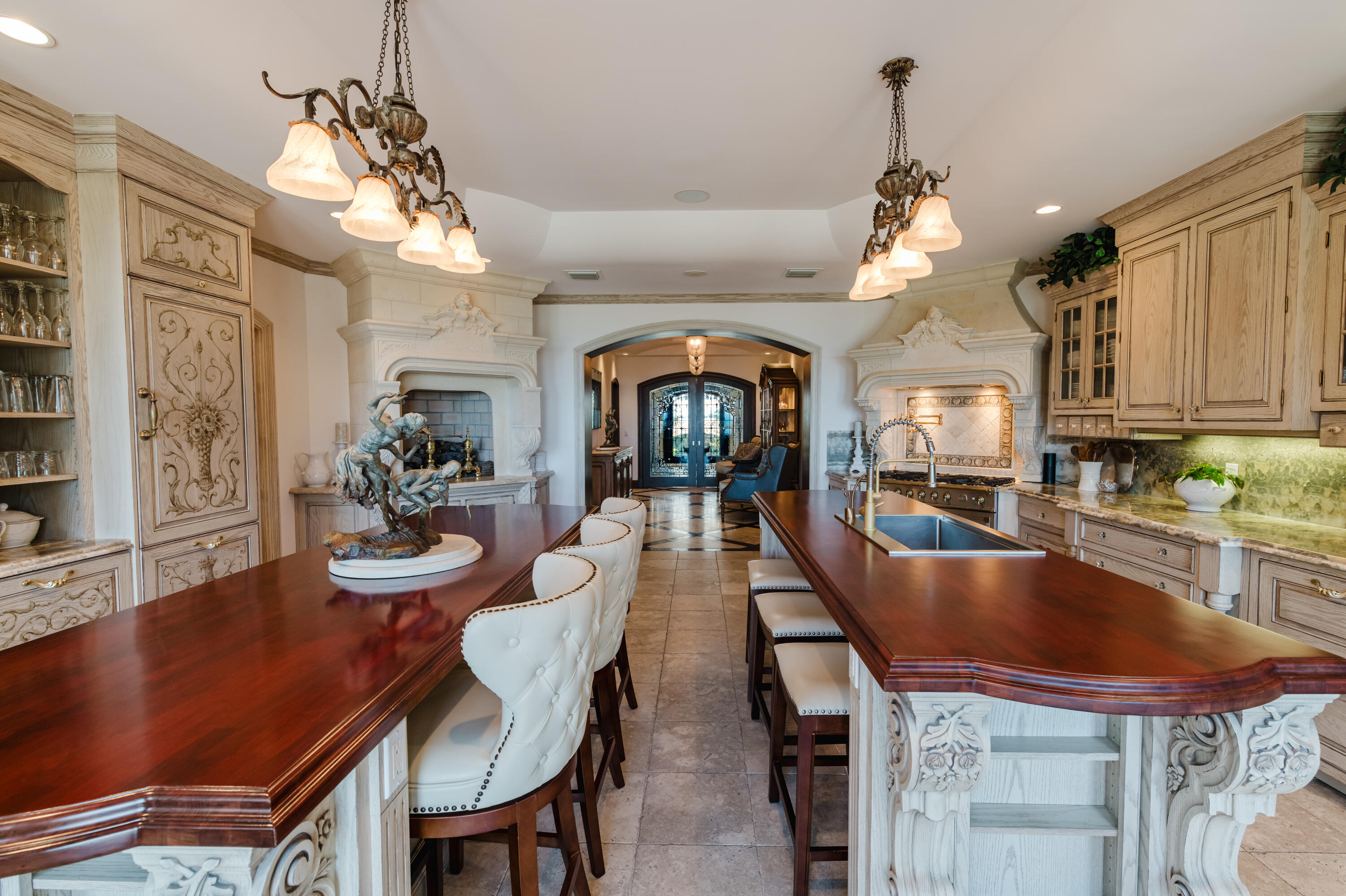 19 North Beach Road Jupiter Island, FL 33455 - Photo 18 of 80 Kitchen