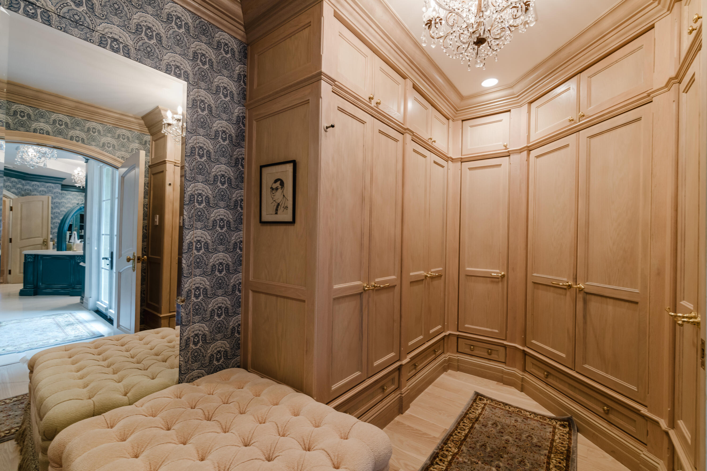 19 North Beach Road Jupiter Island, FL 33455 - Photo 29 of 80 Primary Closet