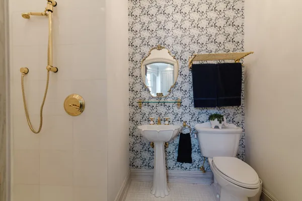 $22,500,000 | 19 North Beach Road, Jupiter Island, FL 33455