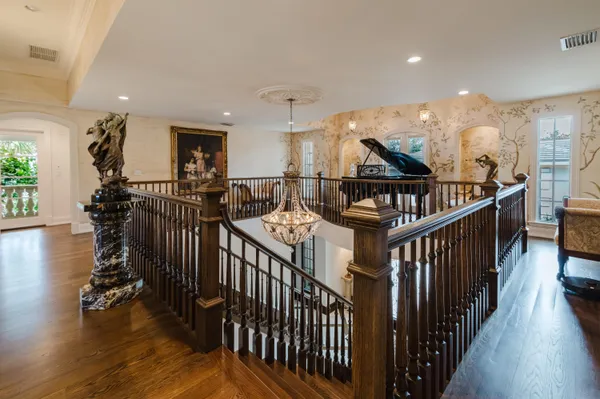 $22,500,000 | 19 North Beach Road, Jupiter Island, FL 33455