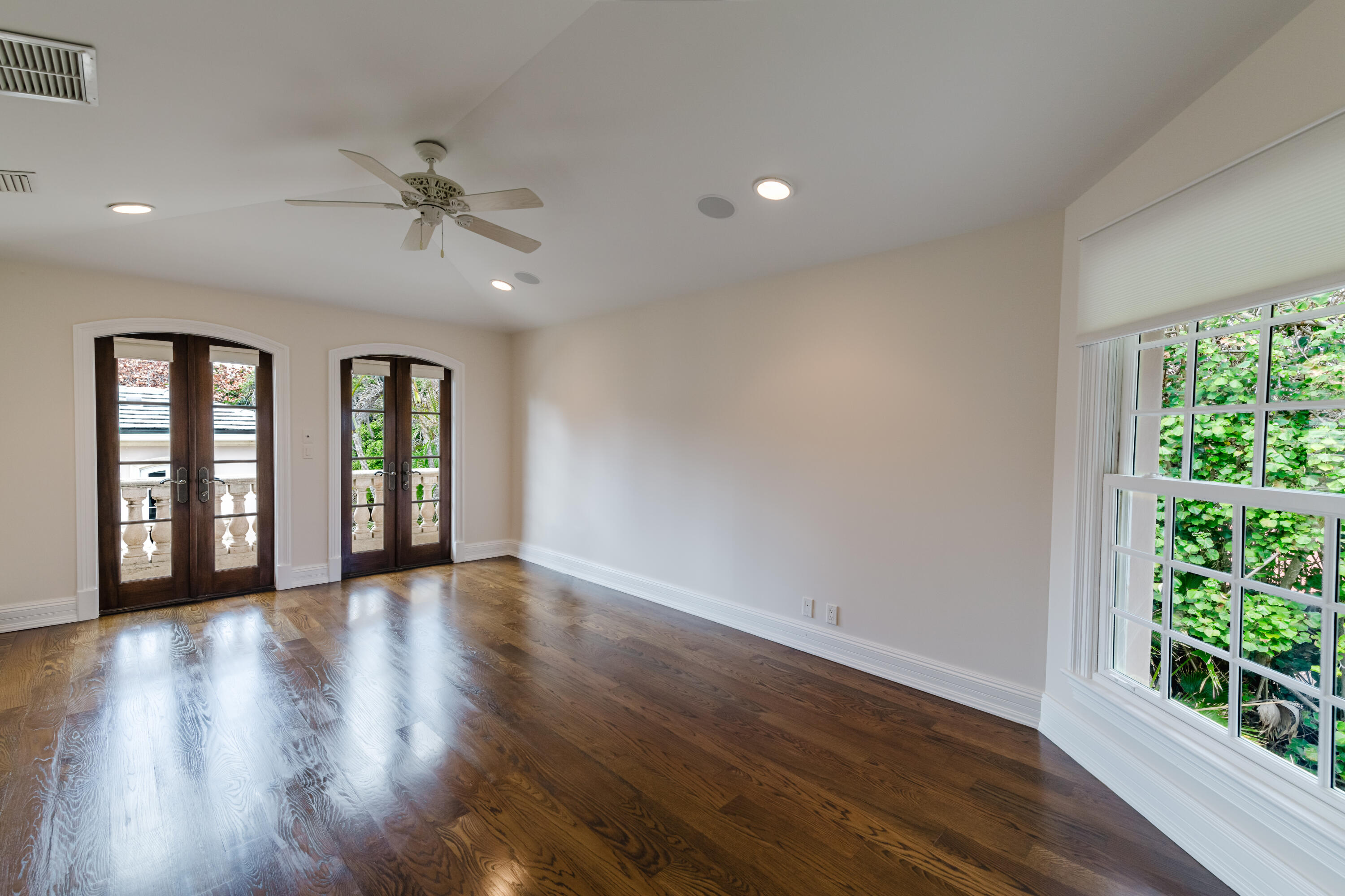 19 North Beach Road Jupiter Island, FL 33455 - Photo 49 of 80 Upstairs Room