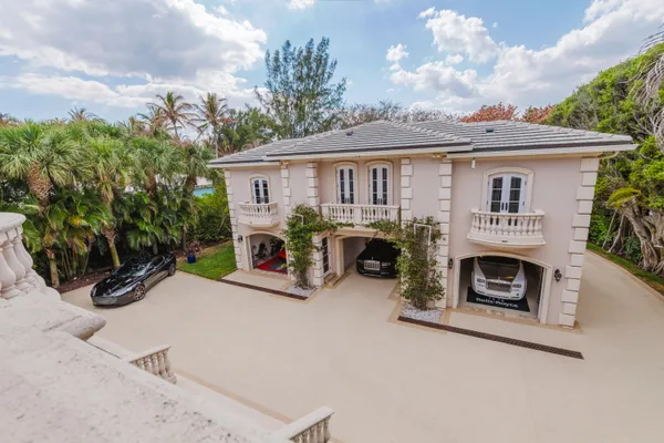 $22,500,000 | 19 North Beach Road, Jupiter Island, FL 33455