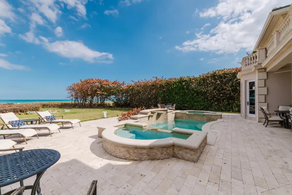 $22,500,000 | 19 North Beach Road, Jupiter Island, FL 33455