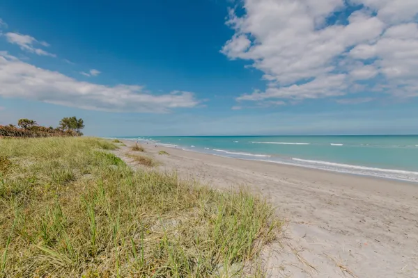 $22,500,000 | 19 North Beach Road, Jupiter Island, FL 33455