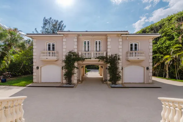 $22,500,000 | 19 North Beach Road, Jupiter Island, FL 33455