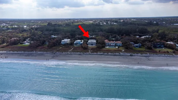 $22,500,000 | 19 North Beach Road, Jupiter Island, FL 33455