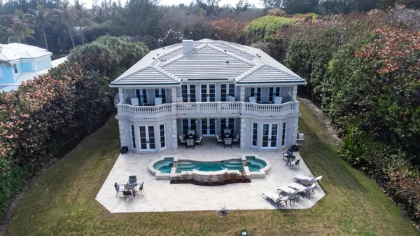 $22,500,000 | 19 North Beach Road, Jupiter Island, FL 33455