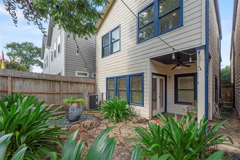 a view of a backyard with plants