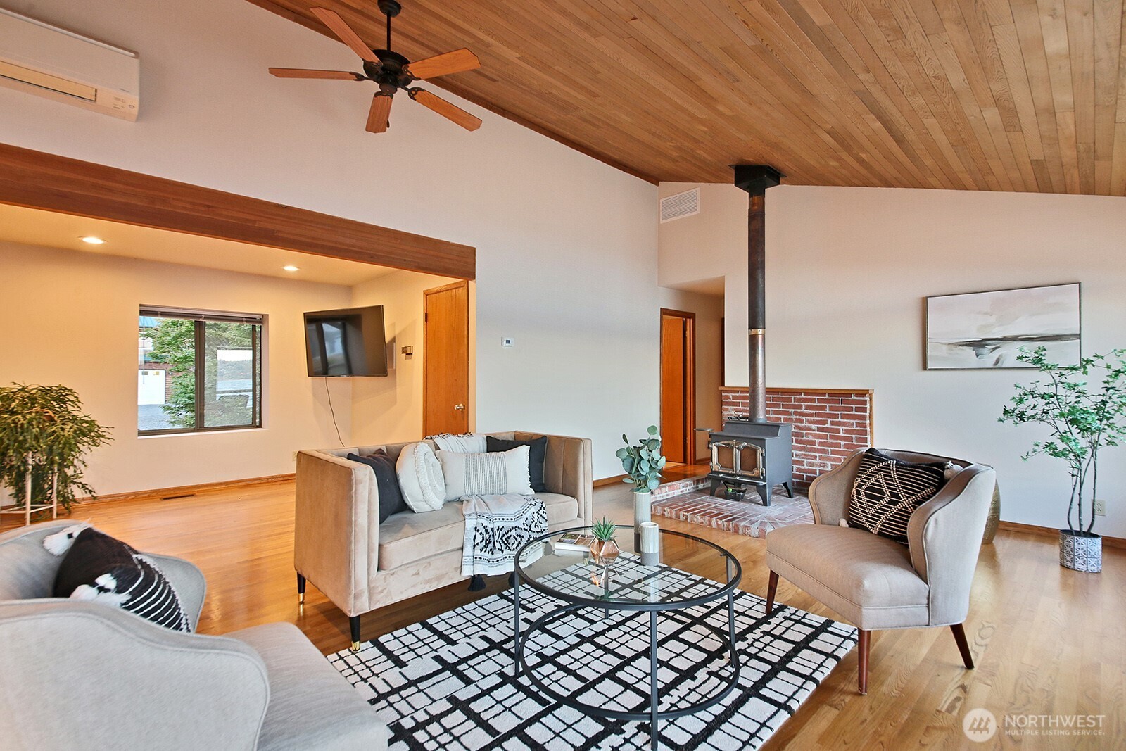 8267 South Franklin Road Clinton, WA 98236 - Photo 10 of 40