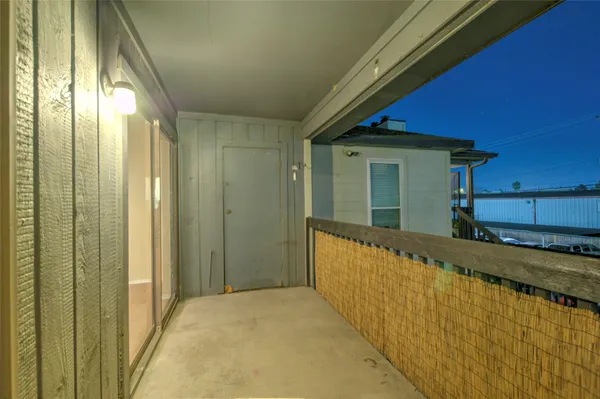 $945 | 9009 Richmond Avenue, Unit 607, Houston, TX 77063
