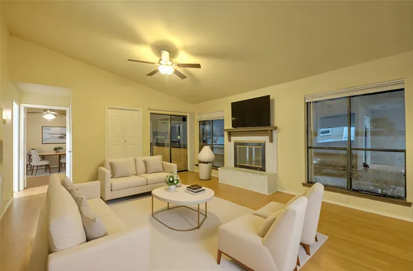 $945 | 9009 Richmond Avenue, Unit 607, Houston, TX 77063