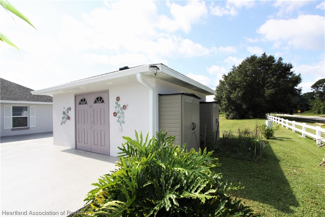 20 Quail Roost Road Lake Placid, FL 33852 - Photo 6 of 28 a front view of house with yard