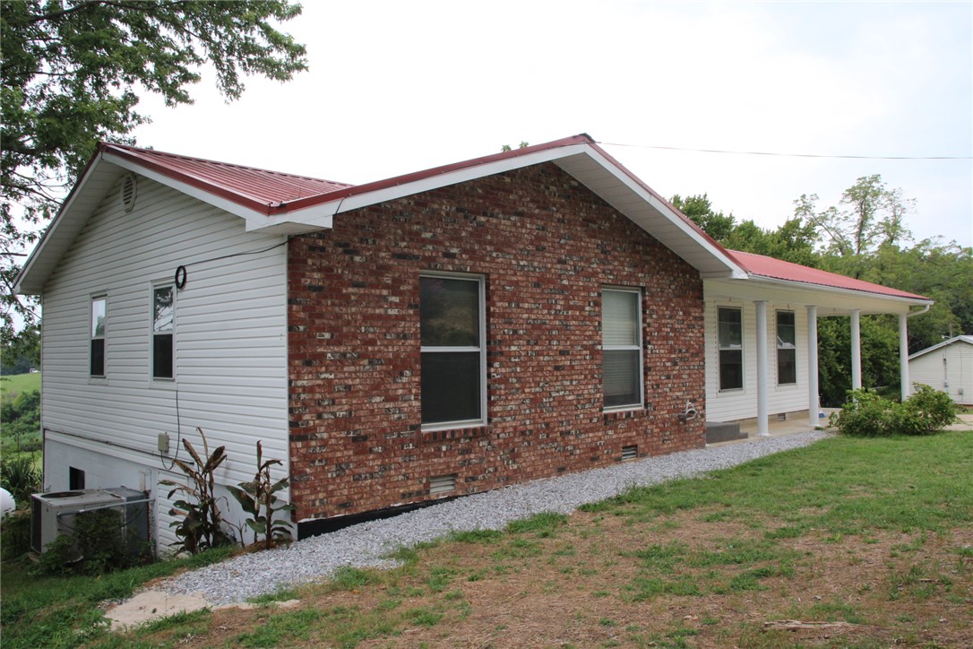 402 Canaan Road Marshall, AR 72650 - Photo 7 of 37 Gallery Image 7