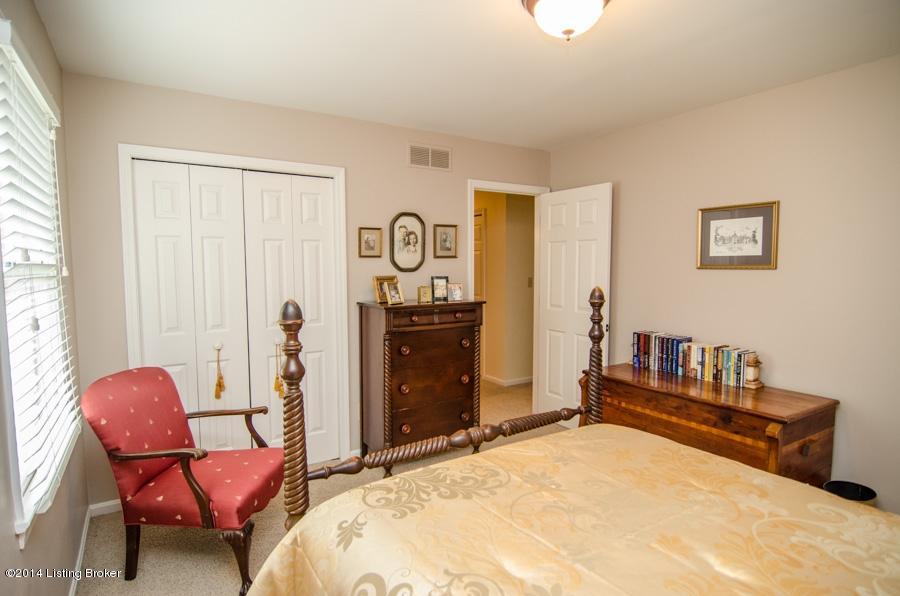804 Foxgate Road Louisville, KY 40223 - Photo 23 of 38 Foxgate-bedroom 2 area