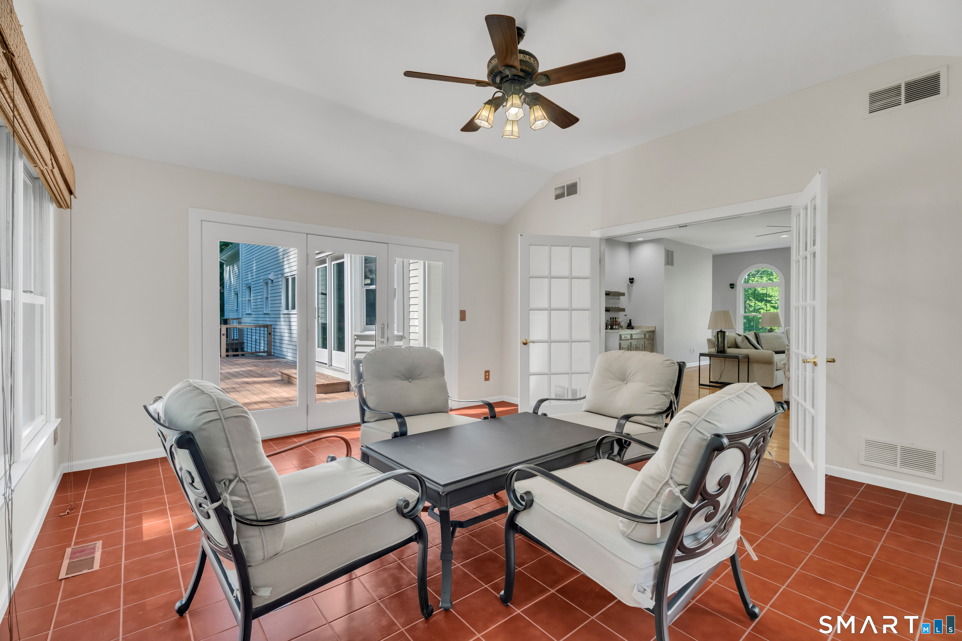 141 Putting Green Road Trumbull, CT 06611 - Photo 12 of 40