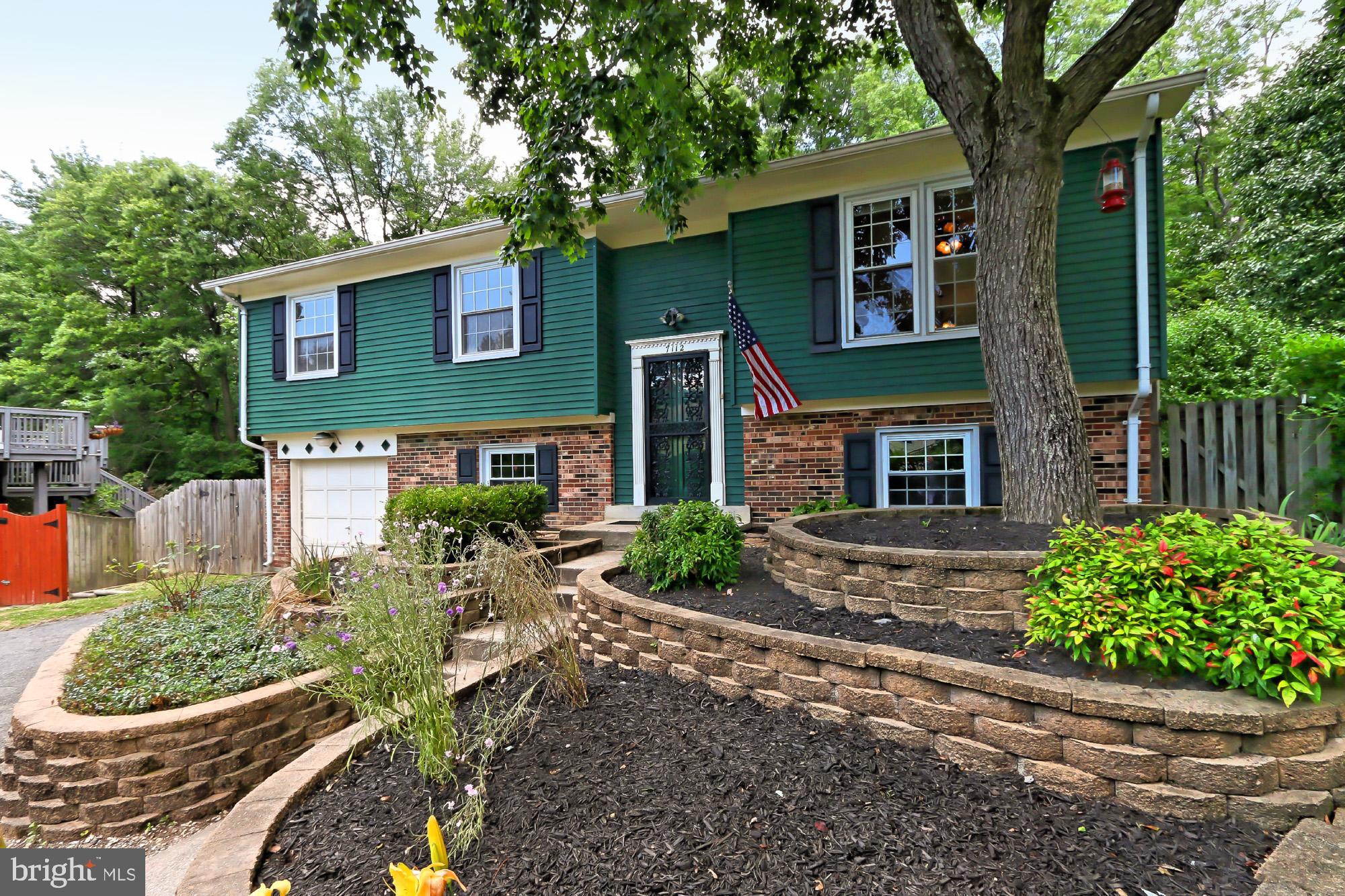 Gorgeous landscaping in this private location
