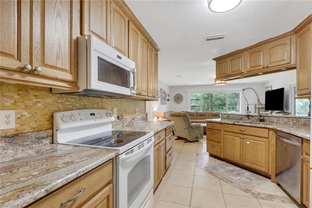 3425 29th Avenue Southwest Naples, FL 34117 - Photo 10 of 49