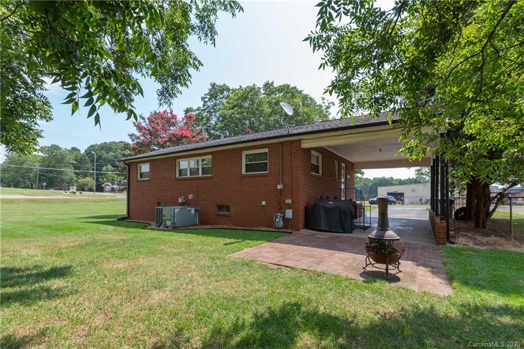 211 Perry Road Troutman, NC 28166 - Photo 4 of 31 Gallery Image 4