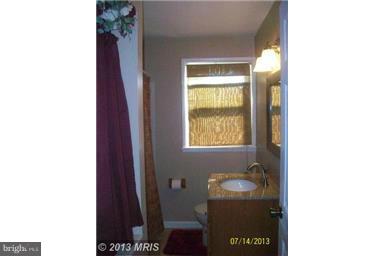5461 Whitwood Road Baltimore, MD 21206 - Photo 14 of 26 Bath
